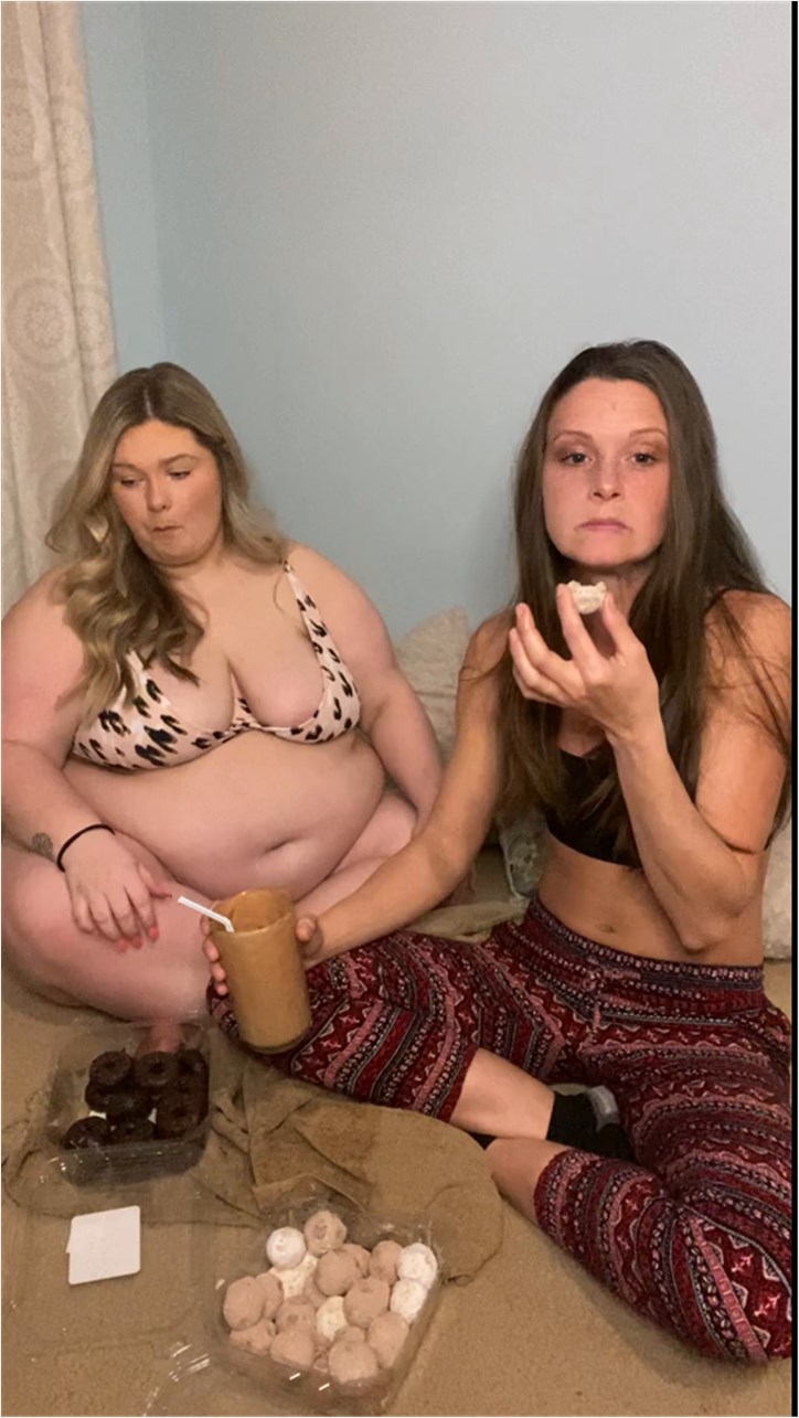 Curvage DoubleDenise - Eating