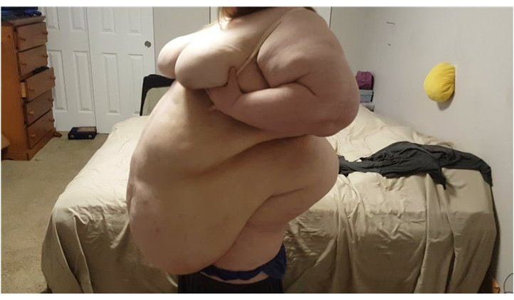 SSBBW CARMIN CARMELLO - Worship the voluptuous belly