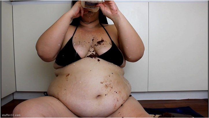 Layla BBW - messy cake and milk request