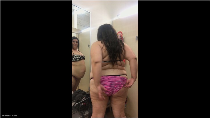 Layla BBW - swimsuit fail