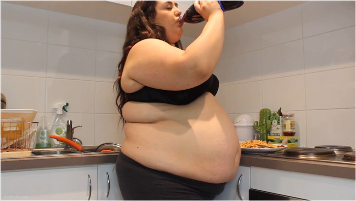 Layla BBW - spaghetti stuffing