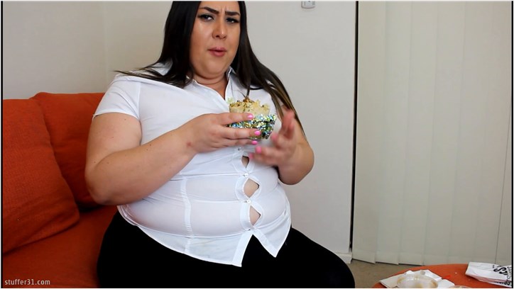 Layla BBW - stuffing until my buttons pop