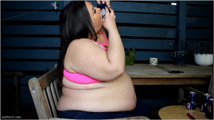 Layla BBW - shotgunning beers