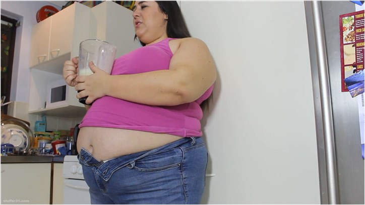 Layla BBW - shake after nugget challenge