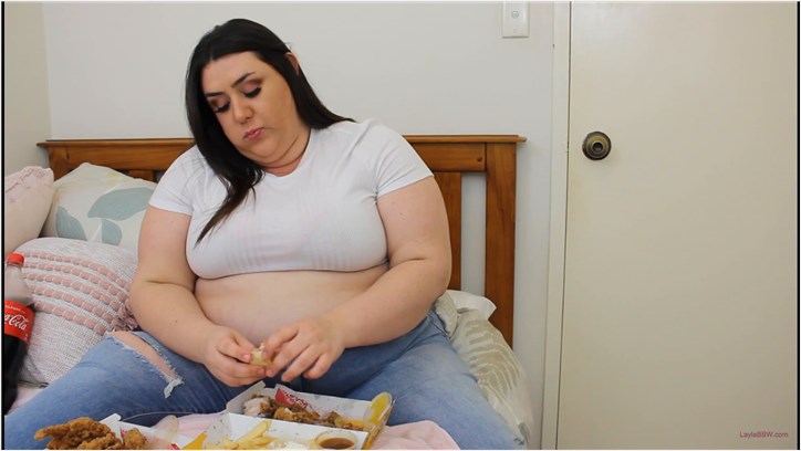 Layla BBW - fried chicken stuff and measure