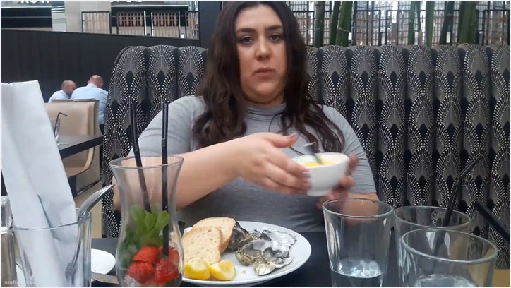 Layla BBW - buffet gorge
