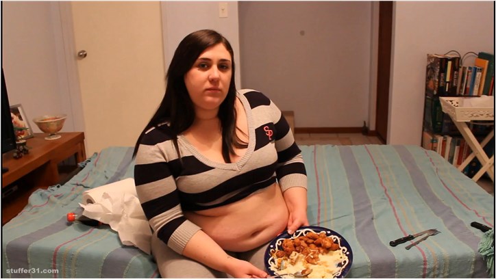 Layla BBW - stuffed into sweats