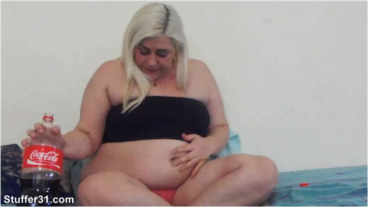 Layla BBW - chubby coke chugging