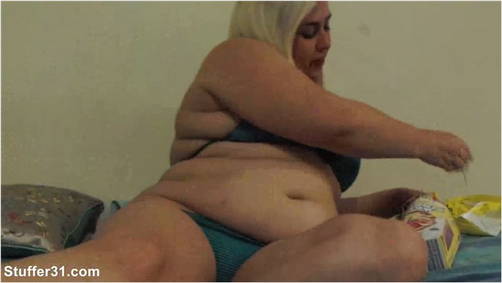 Layla BBW - popsicles in bikini