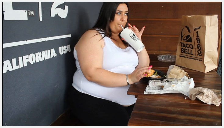 Layla BBW - public taco bell stuffing request