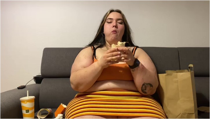 Curvage PinkBubblePig - Mac Eating