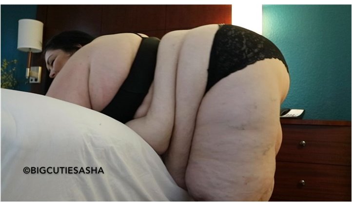 SSBBW Sasha - belly pillows