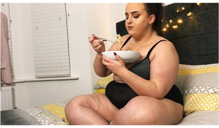 BBW Kitty Piggy - 2019-02-18 Weigh in #2 (266 lbs)