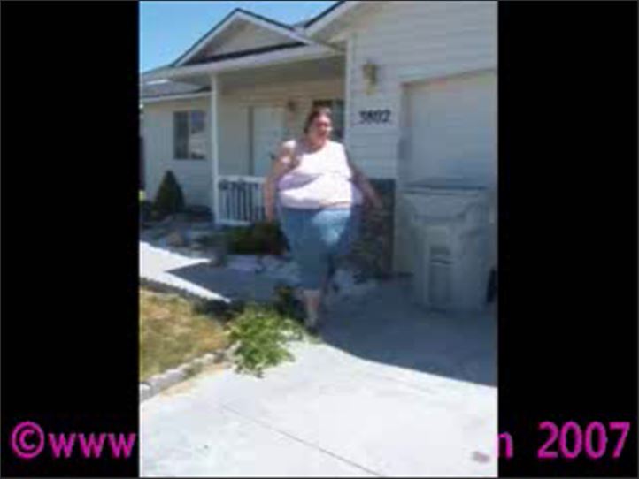 BigBellySSBBW - WalkingOutside2