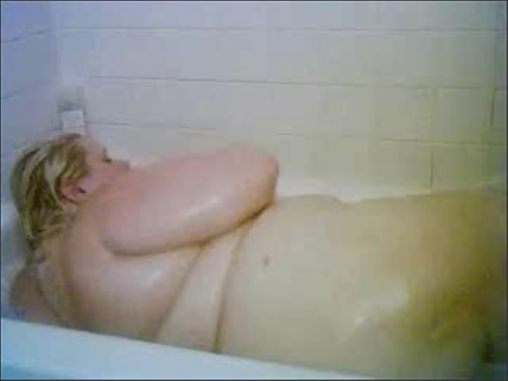 Destiny BBW - bath time 009