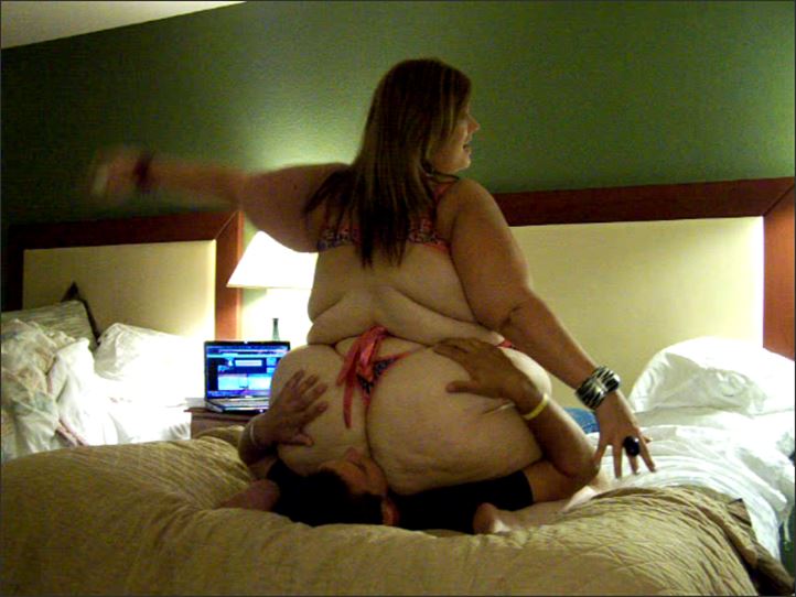 Destiny BBW - destiny facesit N belly smother 091