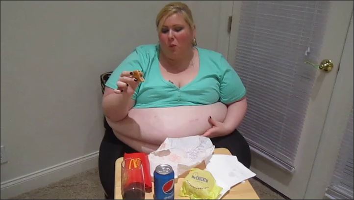 Destiny BBW - Eat like me - McDonald's (2014-12-08) 108