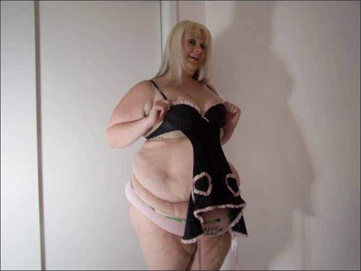 Destiny BBW - french maid try on 3min 155