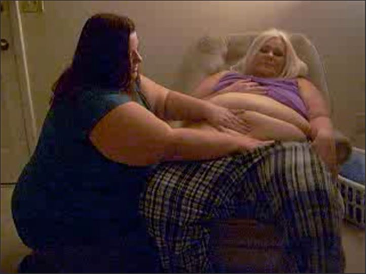 Destiny BBW - rubbing destinys belly 277