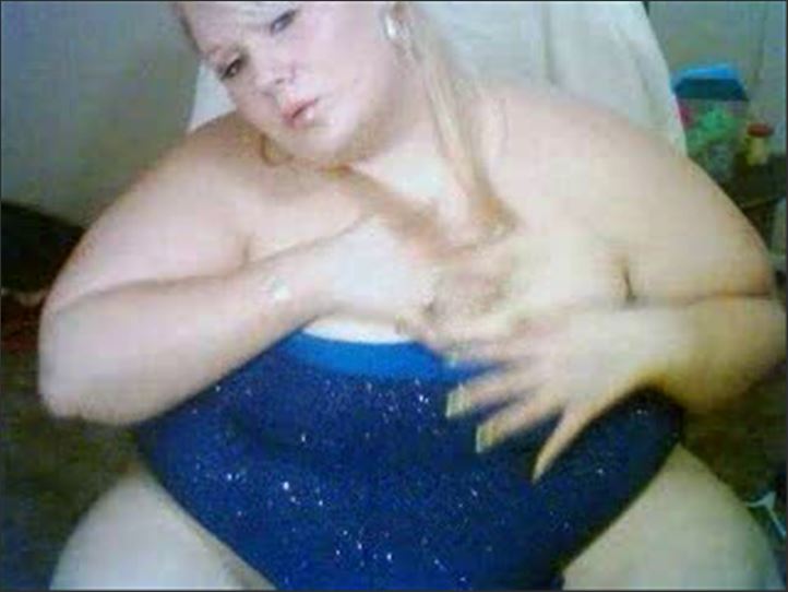 Destiny BBW - tight dress show off 328
