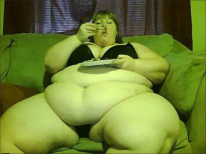 Kellie Kay - wing stuffing video 424