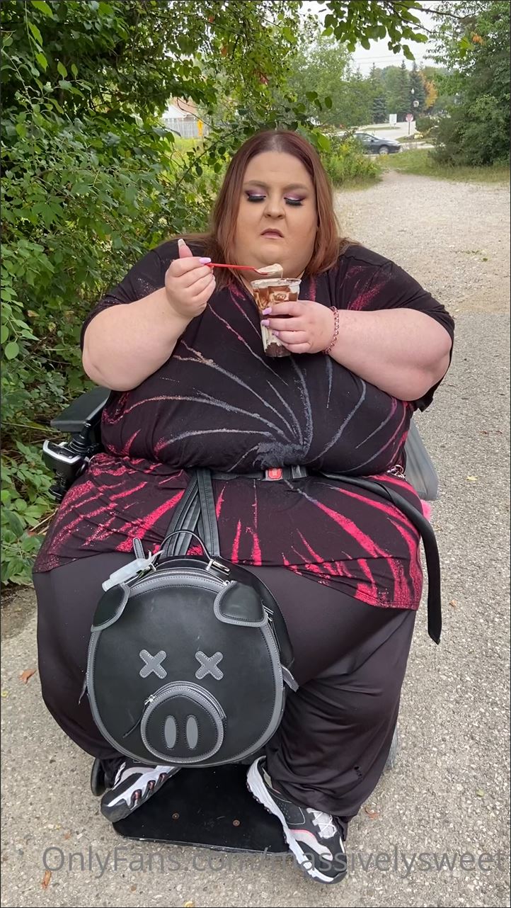 USSBBW MASSIVELYSWEET - Fat Girl Vid 24