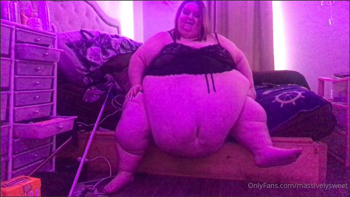 USSBBW MASSIVELYSWEET - tries to lift belly