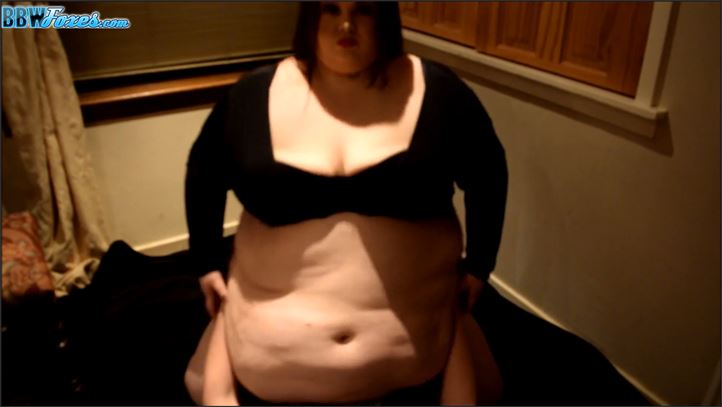 SSBBW Porcelain Fox - 2017 08 15 on top crushing
