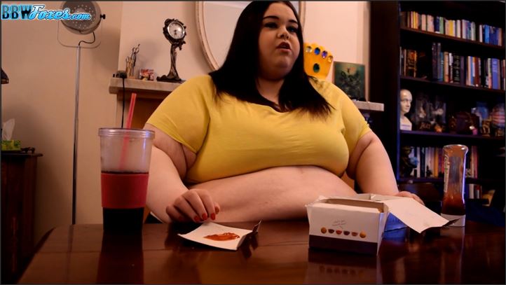SSBBW Porcelain Fox - video 141 food c