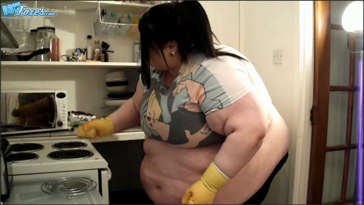 SSBBW Porcelain Fox - Video 96 housework