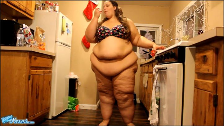SSBBW STARSTRUCK - Just Snacking Video - Videos