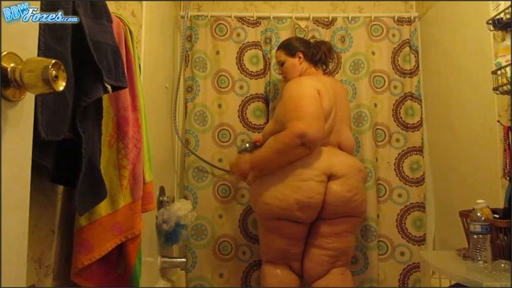 SSBBW STARSTRUCK - Shower Scene - Videos