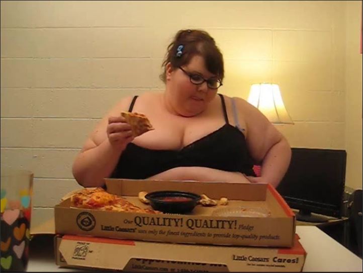 SSBBW Violet James - 820 Two Large Pizzas 001