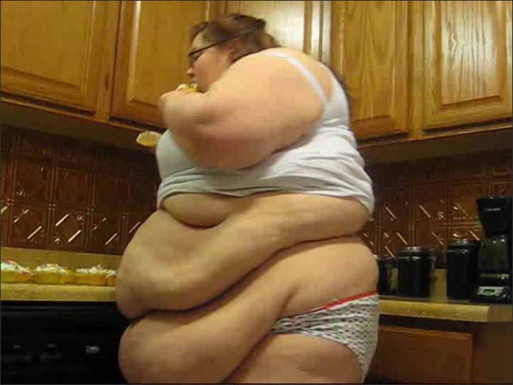 SSBBW Violet James - 899 In the Kitchen with Violet