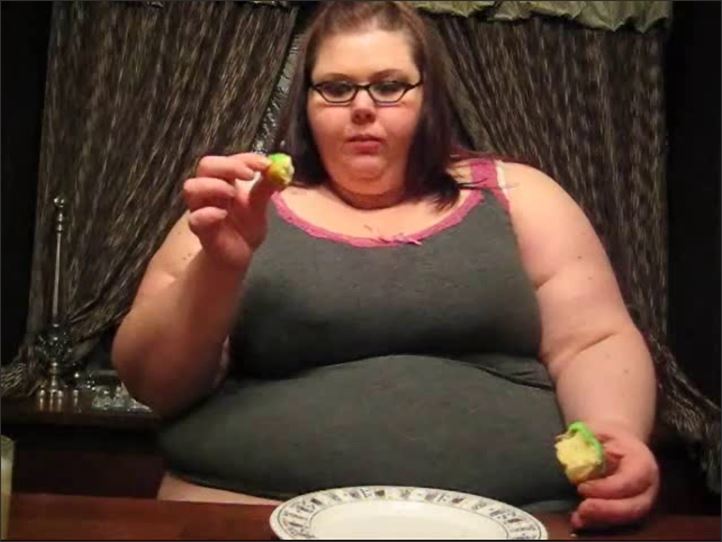 SSBBW Violet James - 925 Dessert Stuffing