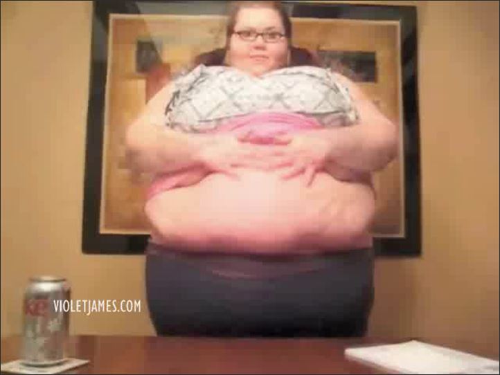 SSBBW Violet James - 943 Cheeseburger Bellyrubs